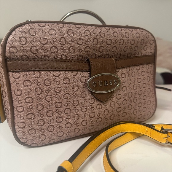 Guess Bag - Picture 7 of 8